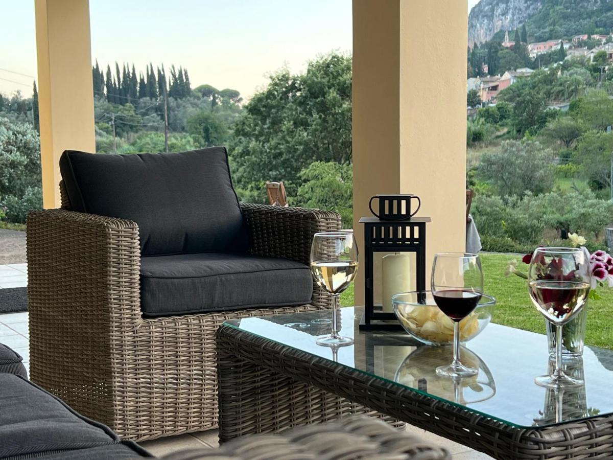 Villa Alexakis Doukádes Exteriör bild