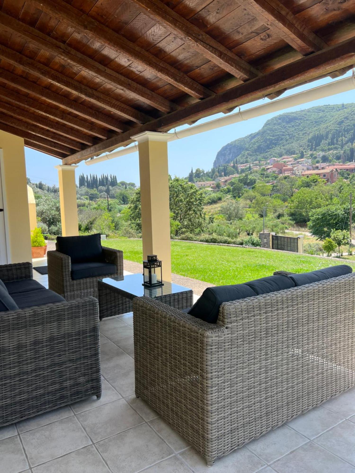 Villa Alexakis Doukádes Exteriör bild