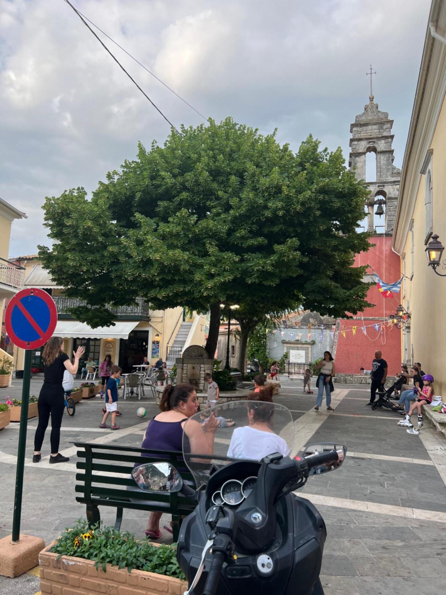 Villa Alexakis Doukádes Exteriör bild